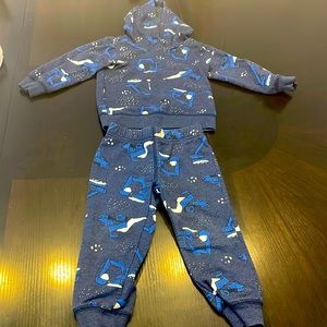 Carter’s 2pc sweat outfit